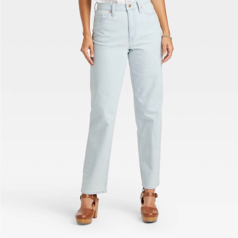 Universal Thread Vintage Straight Light Wash Jeans Size 8 29R